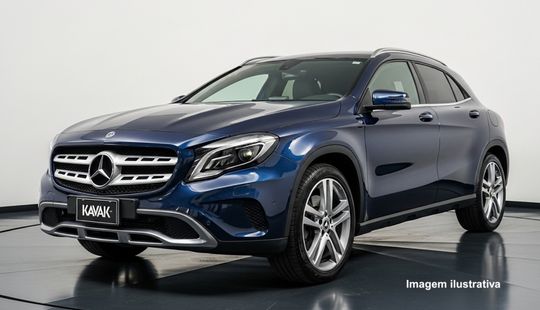 Mercedes Benz • GLA 200
