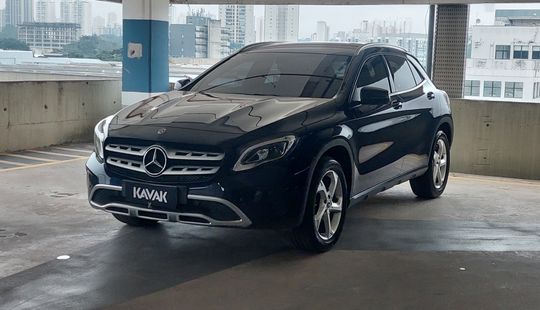 Mercedes Benz • GLA 200
