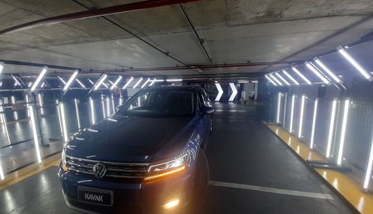 Volkswagen • Tiguan Allspace