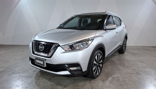 2017 • 54,728 km • Automático