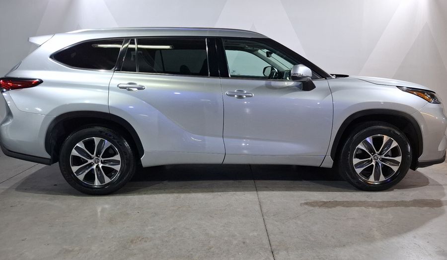 Toyota Highlander 3.5 XLE AUTO Suv 2021