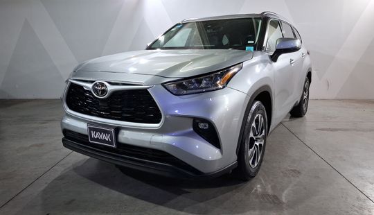 Toyota • Highlander