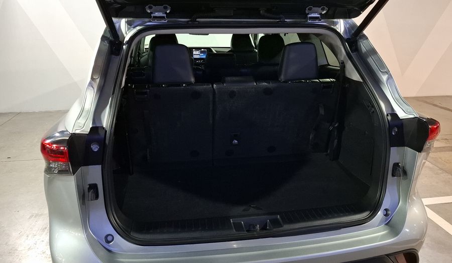 Toyota Highlander 3.5 XLE AUTO Suv 2021