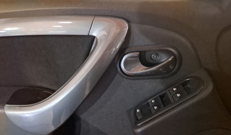 Renault Duster 2.0 DYNAMIQUE MEDIA NAV AT Suv 2015