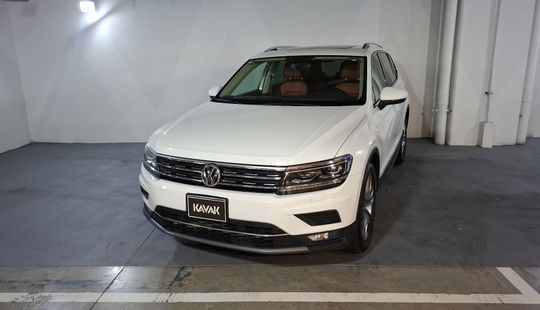 Volkswagen • Tiguan