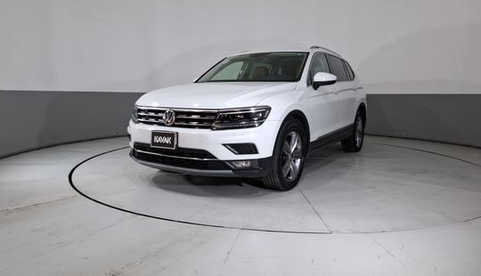 Volkswagen • Tiguan