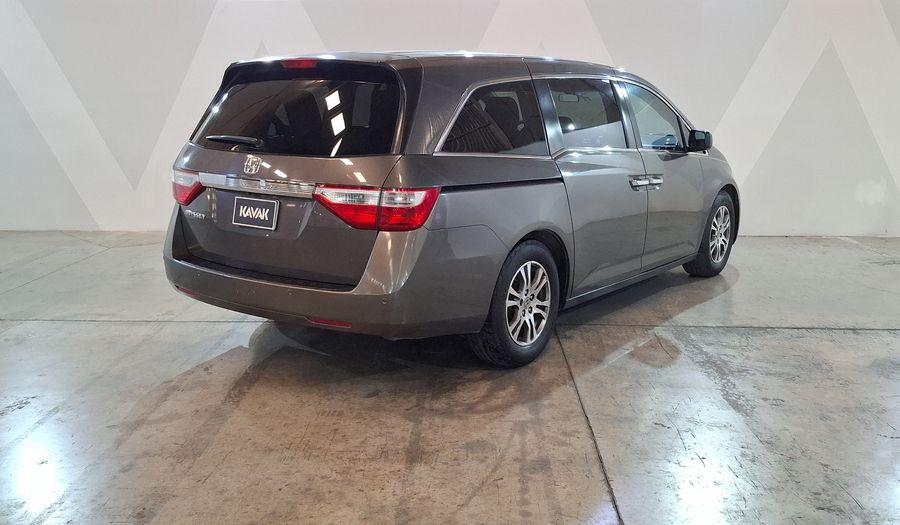 Honda Odyssey 3.5 LX AT Minivan 2013