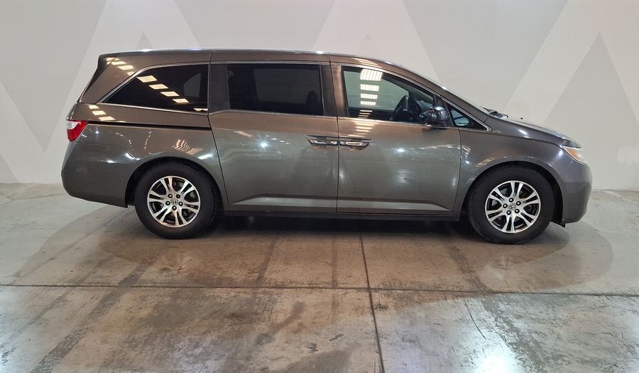 Honda Odyssey 3.5 LX AT Minivan 2013