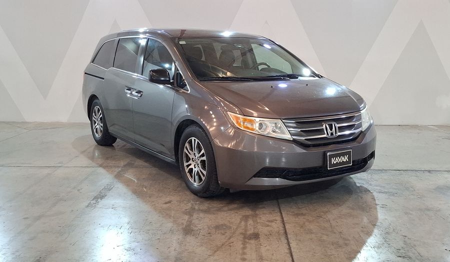 Honda Odyssey 3.5 LX AT Minivan 2013