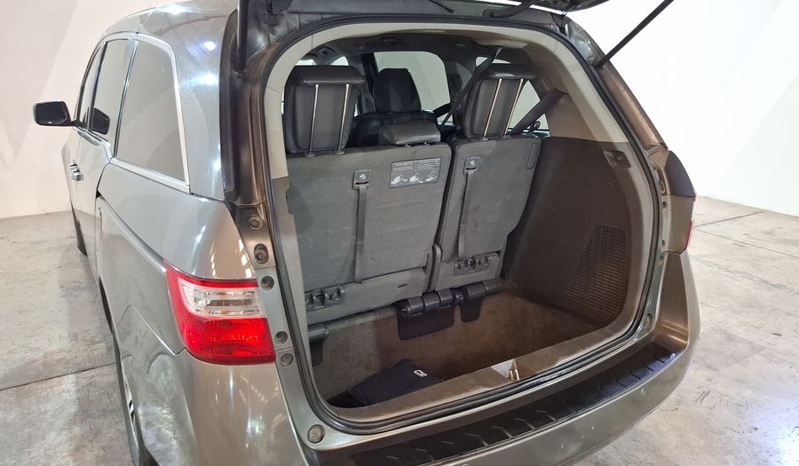 Honda Odyssey 3.5 LX AT Minivan 2013