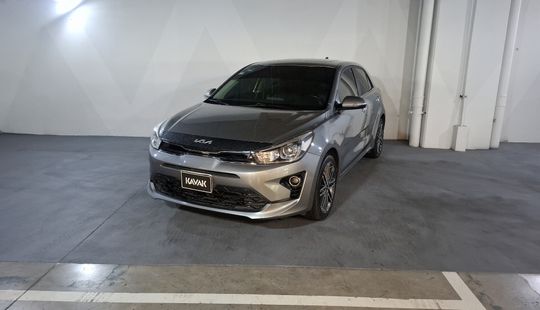 2022 • 41,351 km • Automático