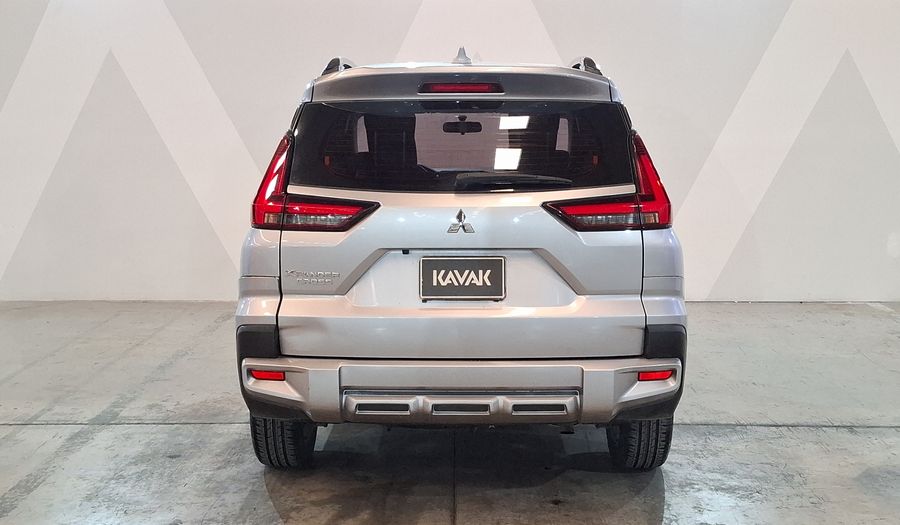 Mitsubishi Xpander 1.5 CROSS AUTO Minivan 2024