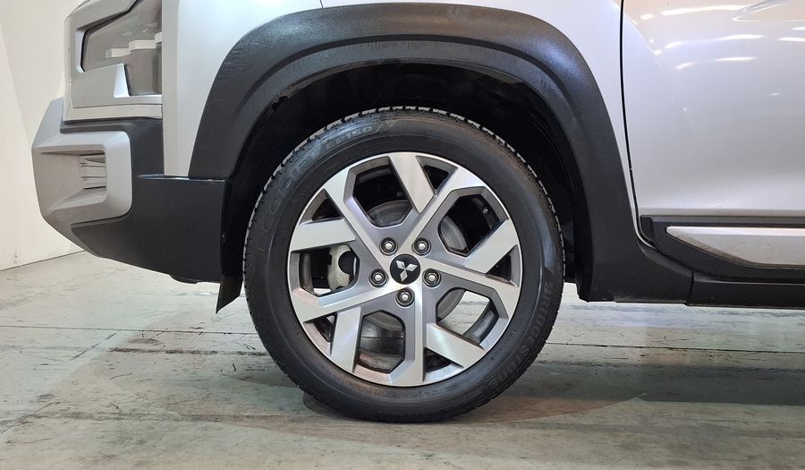 Mitsubishi Xpander 1.5 CROSS AUTO Minivan 2024