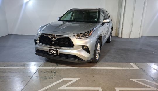 Toyota • Highlander