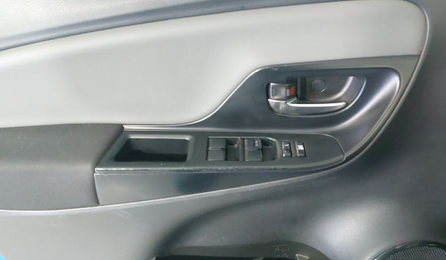 Toyota Yaris 1.5 SE AT 5PTAS Hatchback 2015