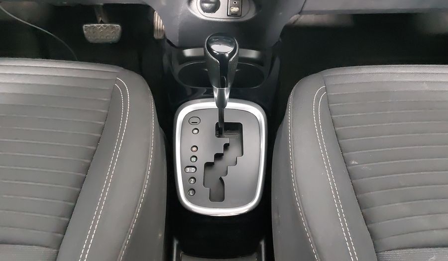 Toyota Yaris 1.5 SE AT 5PTAS Hatchback 2015