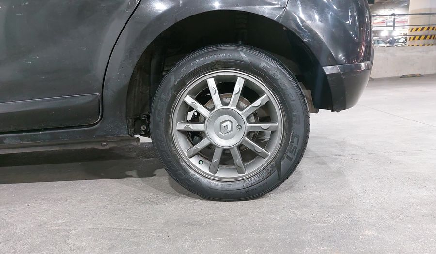 Renault Sandero 1.6 DYNAMIQUE AT Hatchback 2014