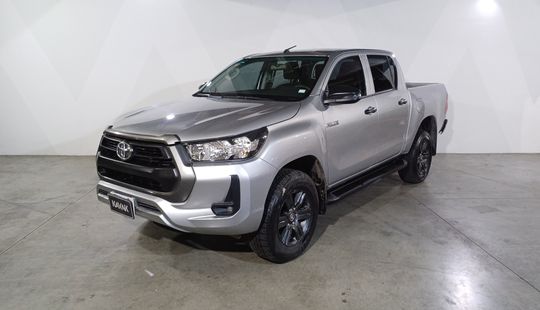 Toyota • Hilux