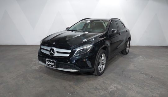 Mercedes Benz • Clase GLA