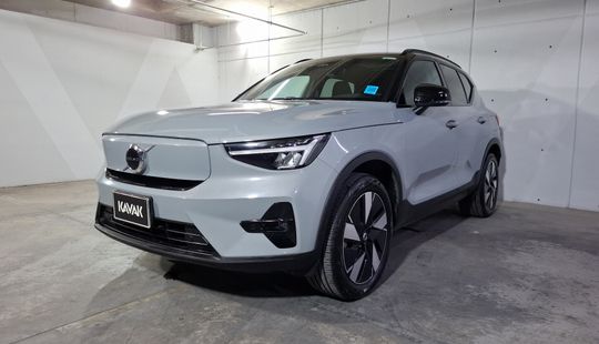 Volvo • XC40