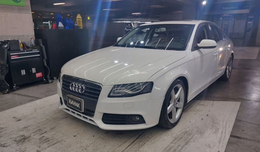 Audi A4 1.8 TFSI TRENDY PLUS MULTITRONIC Sedan 2011