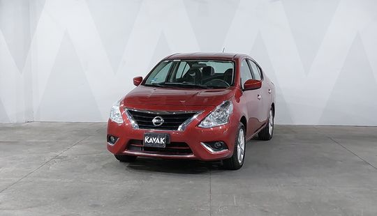 Nissan • Versa