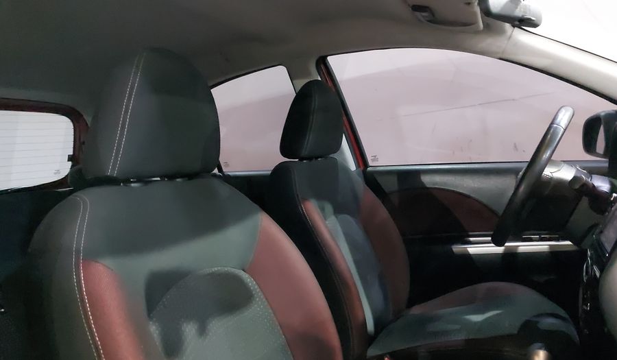 Nissan March 1.6 EXCLUSIVE BI-TONO AUTO Hatchback 2020
