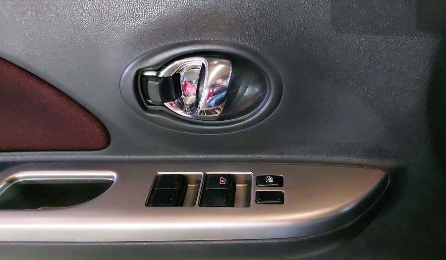 Nissan March 1.6 EXCLUSIVE BI-TONO AUTO Hatchback 2020