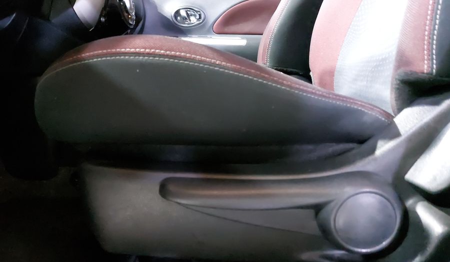 Nissan March 1.6 EXCLUSIVE BI-TONO AUTO Hatchback 2020
