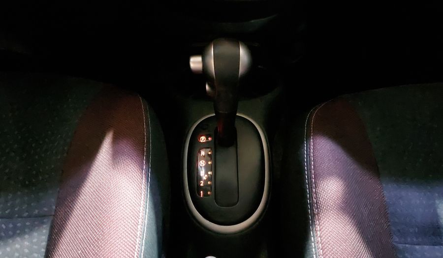 Nissan March 1.6 EXCLUSIVE BI-TONO AUTO Hatchback 2020
