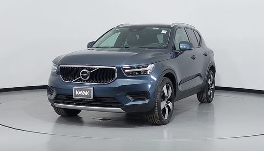 Volvo • XC40