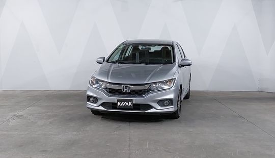 2018 • 80,011 km • Automático