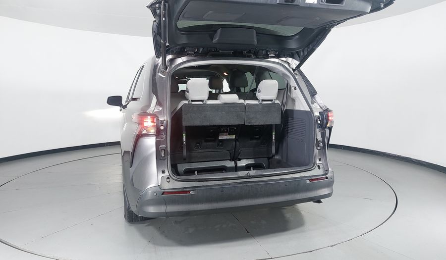 Toyota Sienna 2.5 HEV XLE AUTO Minivan 2021