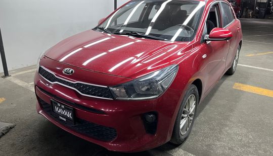 2020 • 25,400 km • Automático