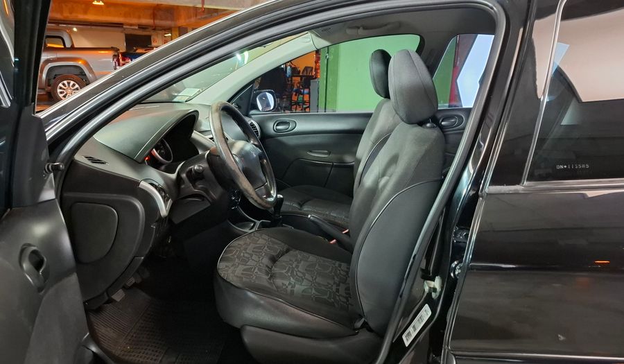 Peugeot 207 COMPACT 1.4 XS Hatchback 2010