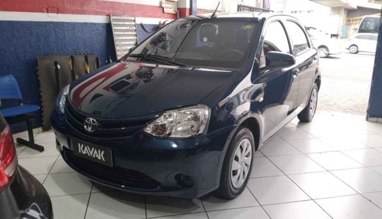 Toyota • Etios