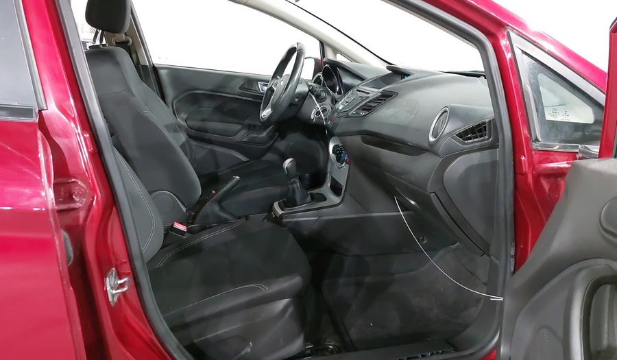 Ford Fiesta 1.6 SE MT Hatchback 2016