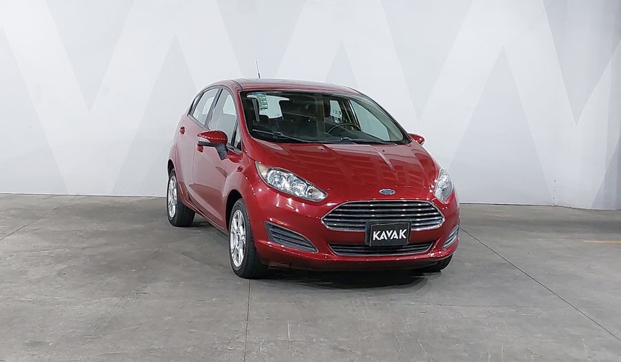 Ford Fiesta 1.6 SE MT Hatchback 2016
