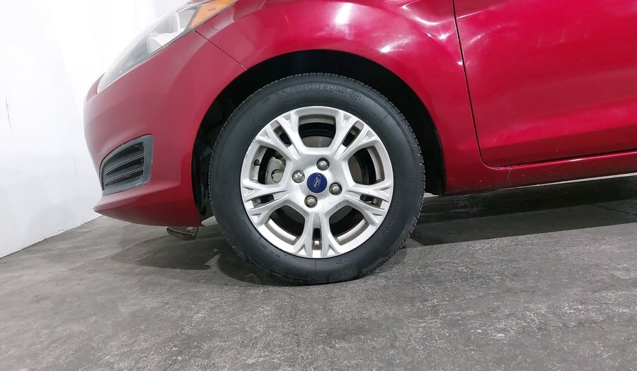 Ford Fiesta 1.6 SE MT Hatchback 2016