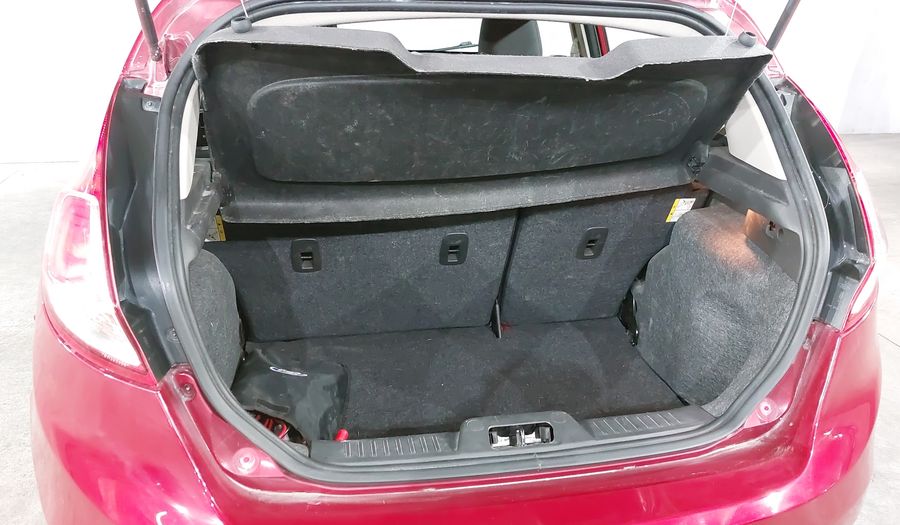 Ford Fiesta 1.6 SE MT Hatchback 2016