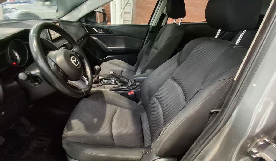 Mazda 3 2.0 SKYACTIV-G V Hatchback 2015