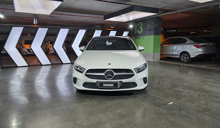 Mercedes Benz Clase A 1.3 200 PROGRESSIVE Hatchback 2022