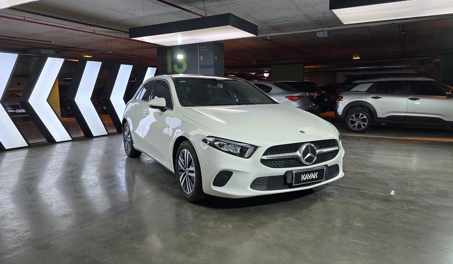 Mercedes Benz Clase A 1.3 200 PROGRESSIVE Hatchback 2022