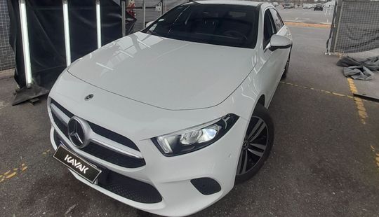 Mercedes Benz • Clase A