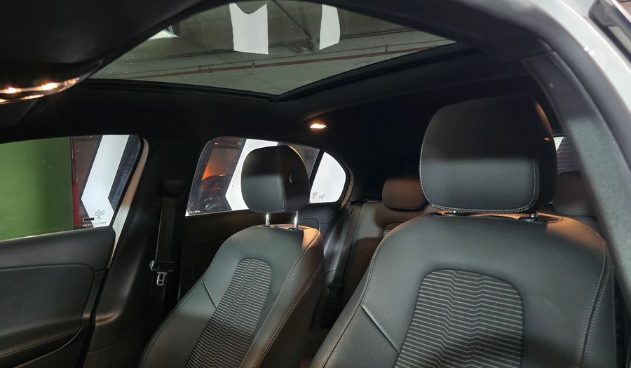 Mercedes Benz Clase A 1.3 200 PROGRESSIVE Hatchback 2022