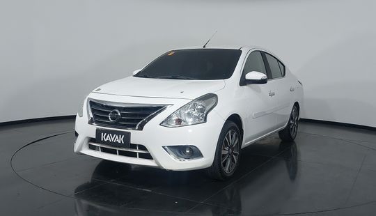 Nissan • Versa