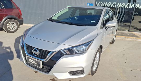 Nissan • Versa