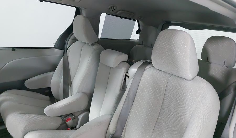 Toyota Sienna 3.5 XLE AT Minivan 2014