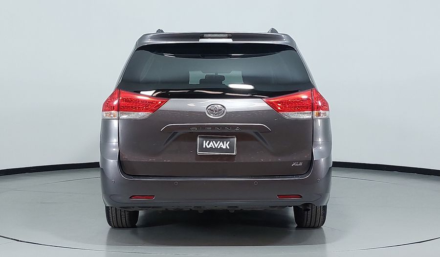 Toyota Sienna 3.5 XLE AT Minivan 2014
