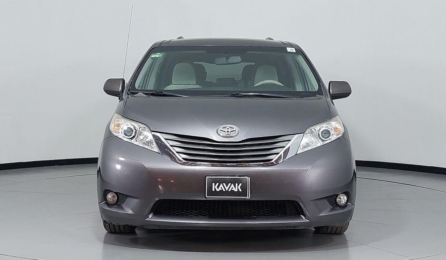 Toyota Sienna 3.5 XLE AT Minivan 2014